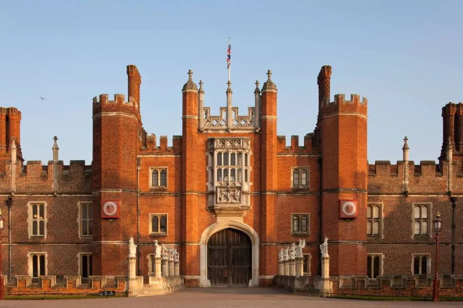 Hampton Court Palace – destination from Heathrow